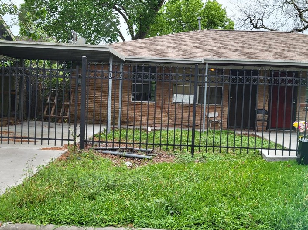 3711 Pickfair St, Houston, TX 77026-4014