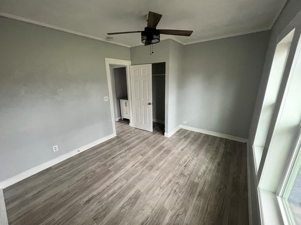 715 W Willis St, Alvin, TX 77511