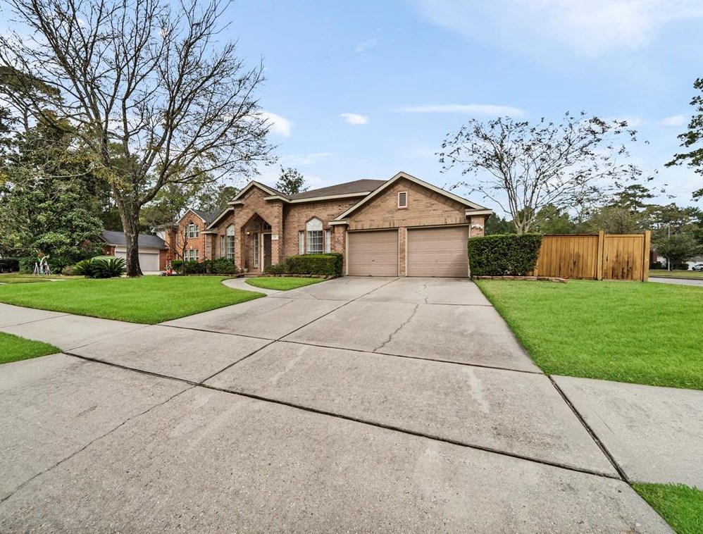 1911 Sekola Ln, Spring, TX 77386-1642