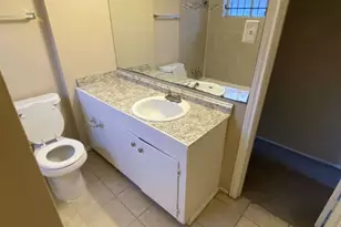 10818 Carlton Dr, Houston, TX 77047 - Photo 8