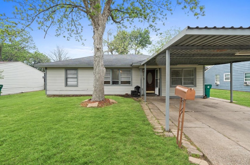 2308 Rosemead Dr, Pasadena, TX 77506-2835