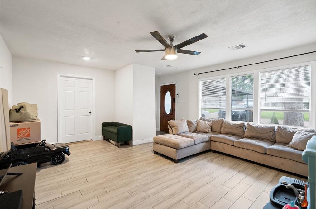 2308 Rosemead Dr, Pasadena TX  77506-2835 exterior