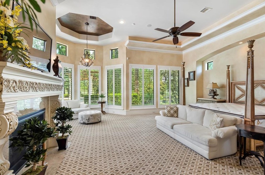 16714 Southern Oaks Dr, Houston TX  77068-2611 exterior