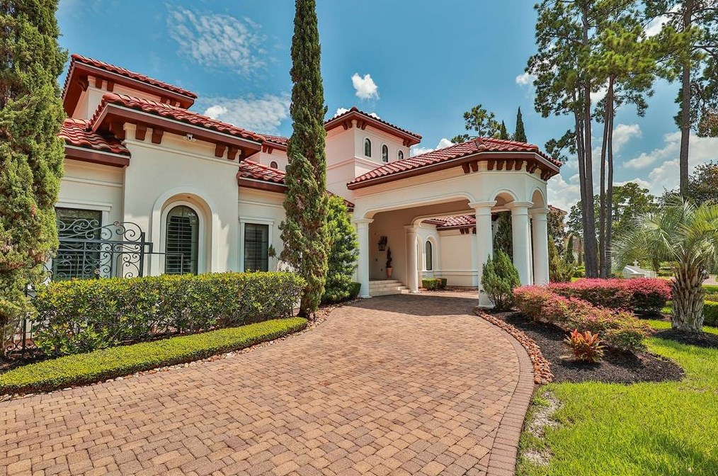 16714 Southern Oaks Dr, Houston TX  77068-2611 exterior