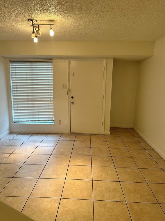 781 Country Place Dr Apt 2034, Houston, TX 77079