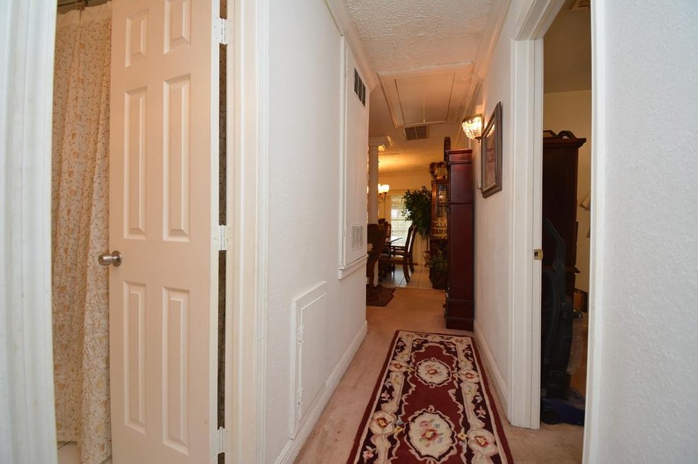 10012 Woodwick St, Houston TX  77016-3946 exterior