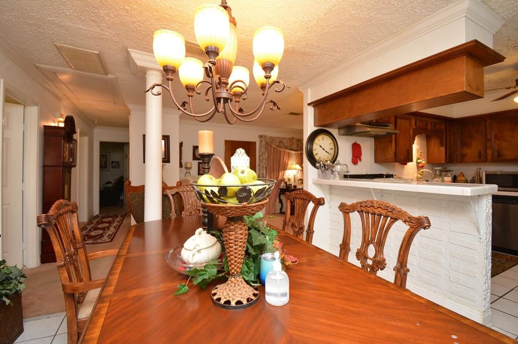 10012 Woodwick St, Houston TX  77016-3946 exterior