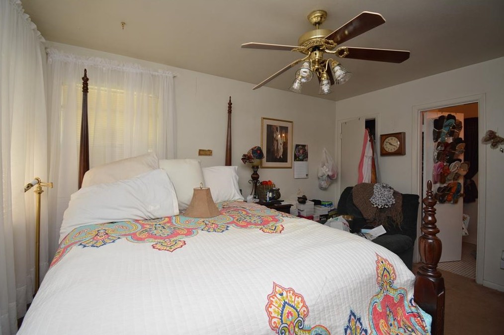 10012 Woodwick St, Houston TX  77016-3946 exterior