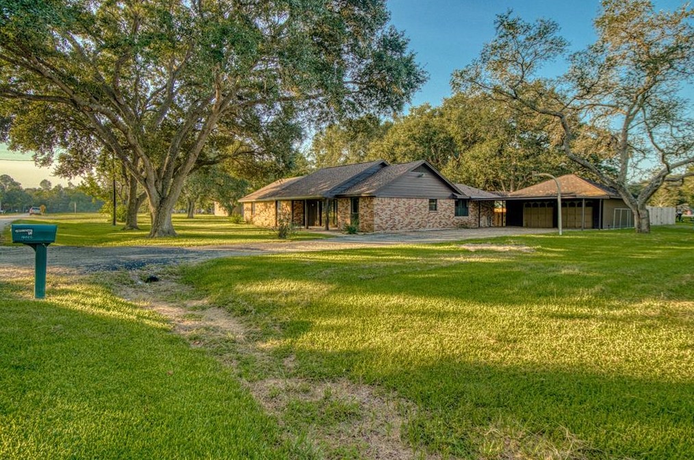 16022 Clarence St, Needville, TX 77461