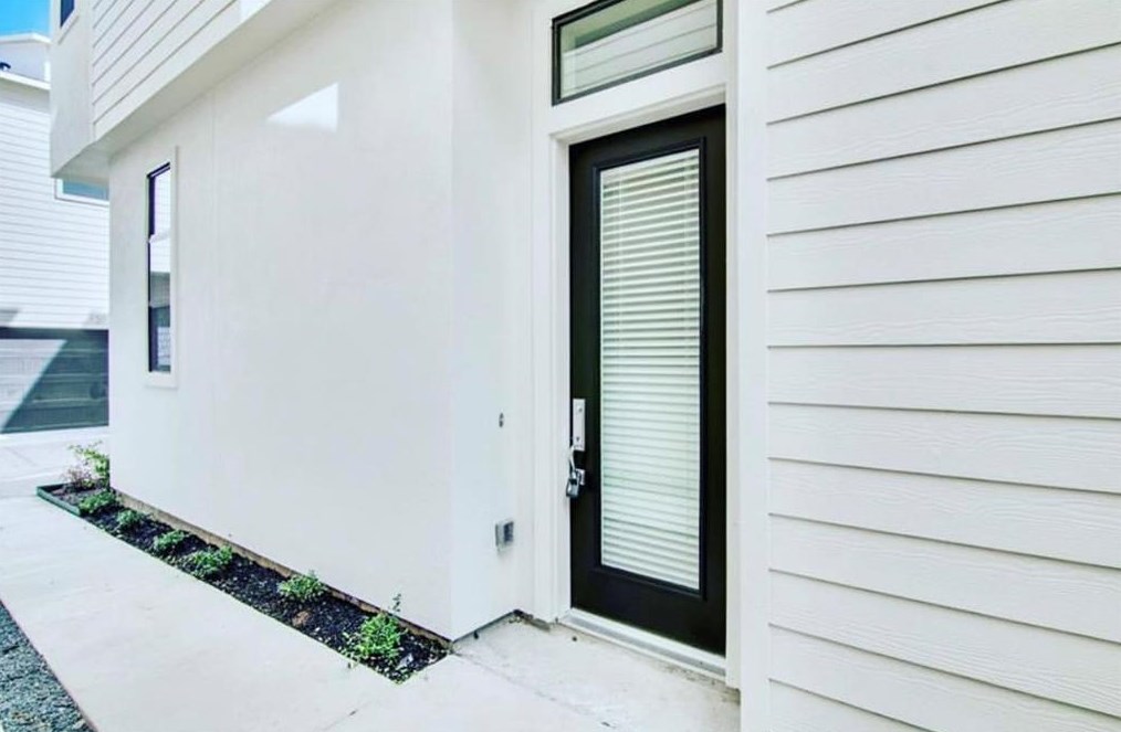 106 Hutcheson St, Houston, TX 77003-1811