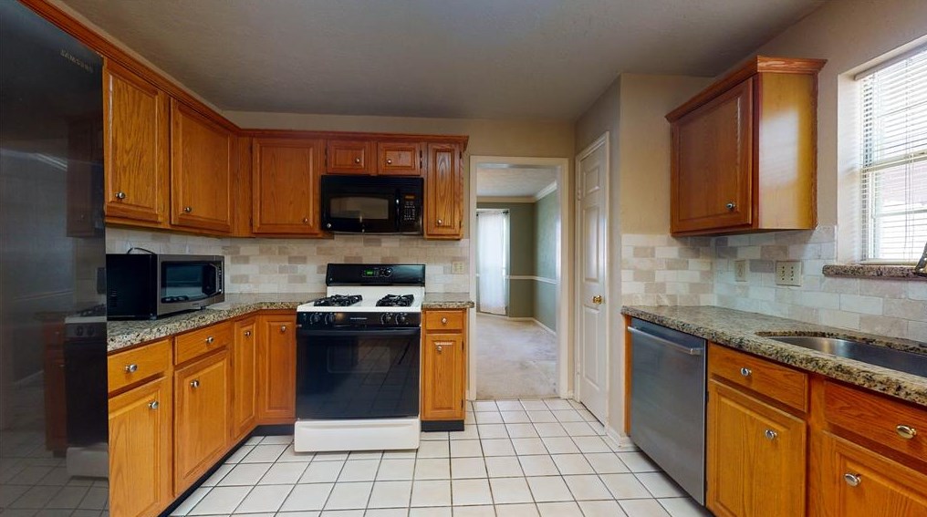 17115 Hamilwood Dr, Houston TX  77095-1116 exterior