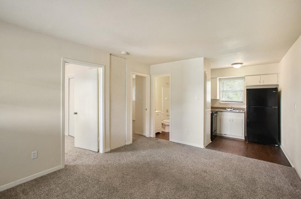5415 3 Rd St #3, Danbury, TX 77534