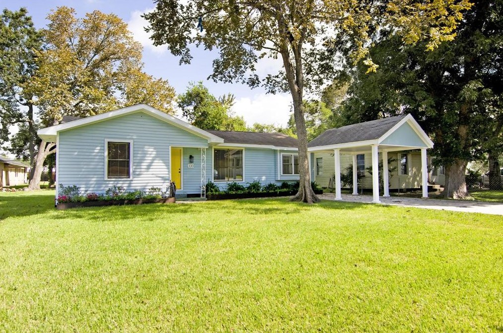 330 E Wilkins St, League City, TX 77573