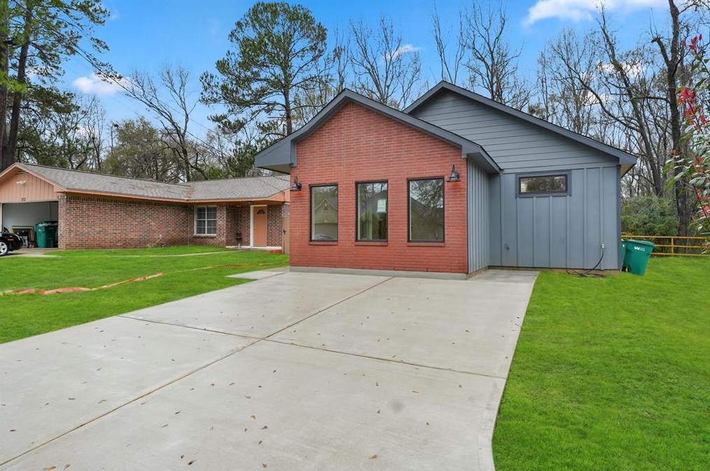 1715 Meridian Ct, Conroe, TX 77301