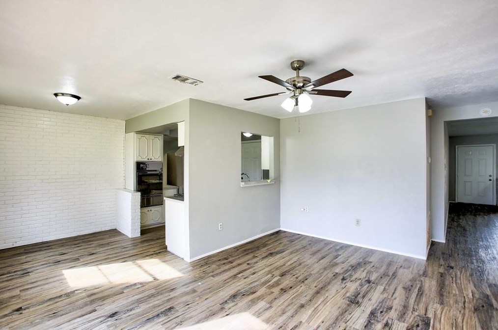 419 Pamela Dr, Baytown TX  77521-4250 exterior