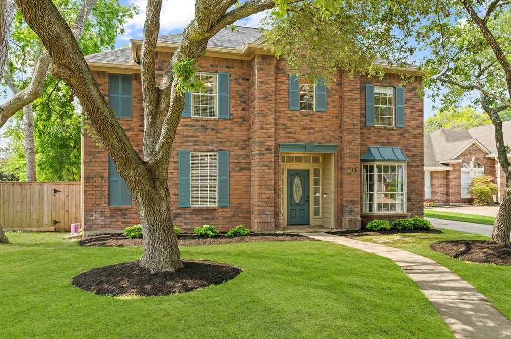 6814 Shady Ln, Sugar Land, TX 77479-6015