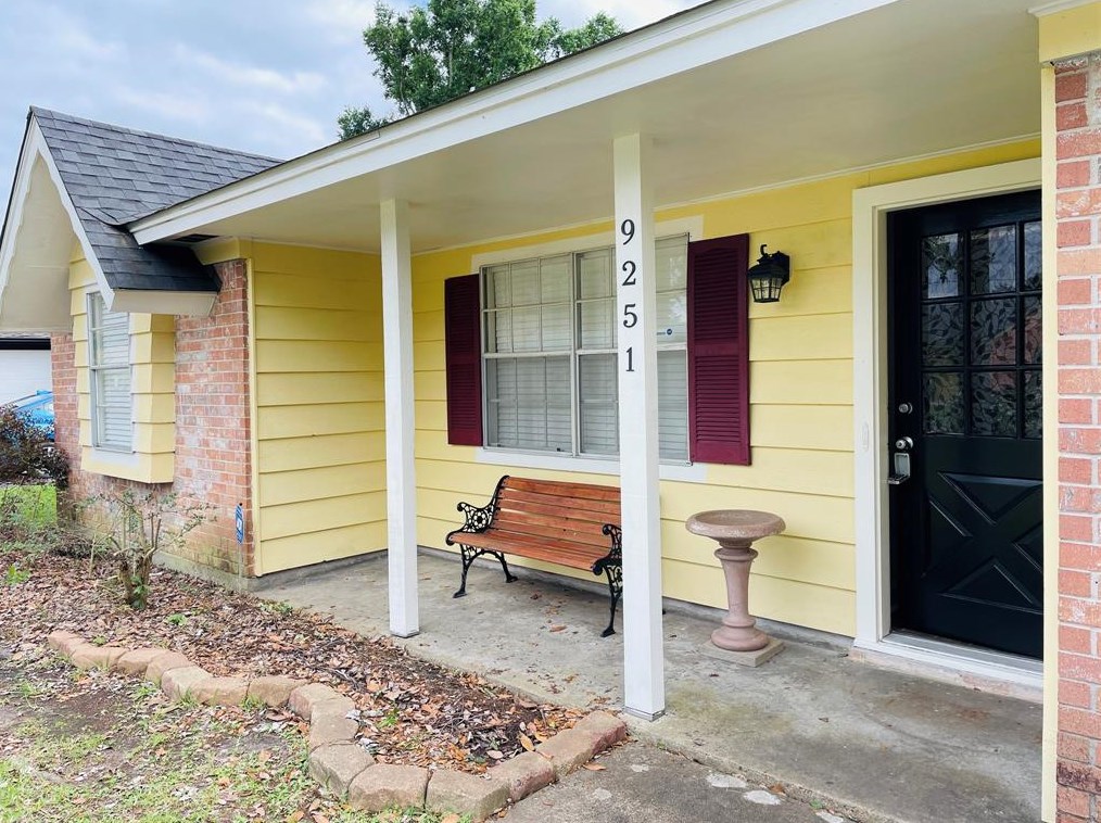 9251 Blankenship Dr, Houston, TX 77080