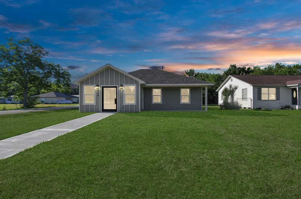 922 E Main St, Morgans Point, TX 77571