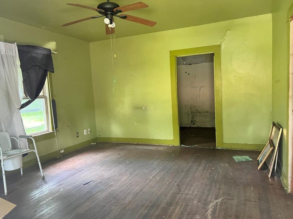 1820 Eubanks St, Houston, TX 77093-8006