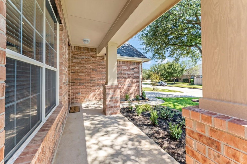 9410 Brackenton Crest Dr, Spring TX  77379-2815 exterior