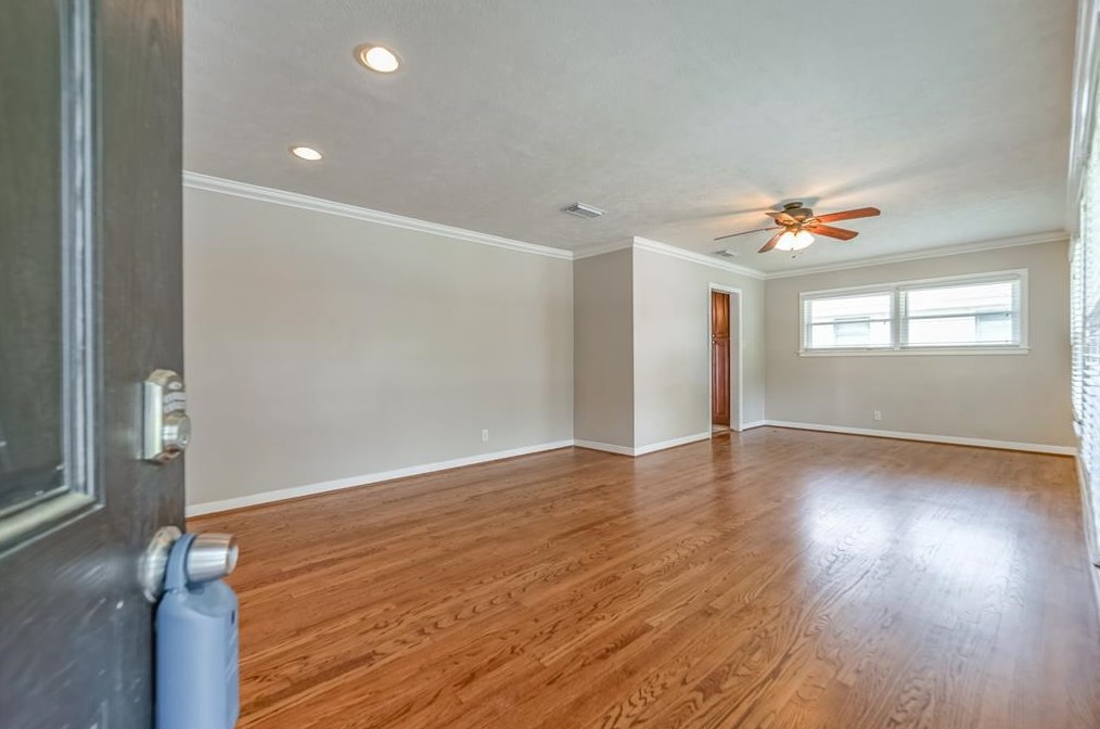 3419 Norris Dr, Houston TX  77025-3717 exterior