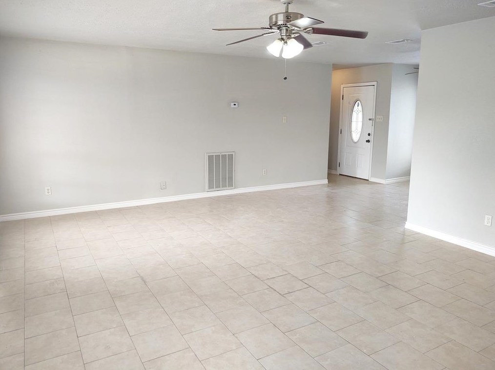 2907 Early Turn Dr, Houston, TX 77598-3005