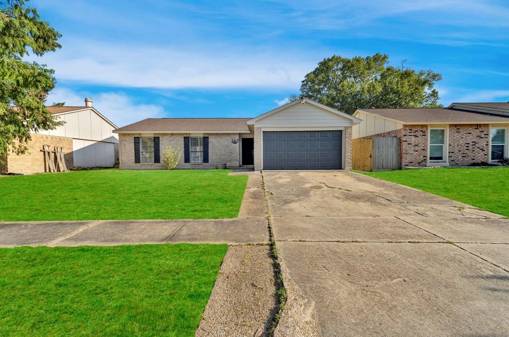 14322 Pinewest Dr, Houston, TX 77049-3614