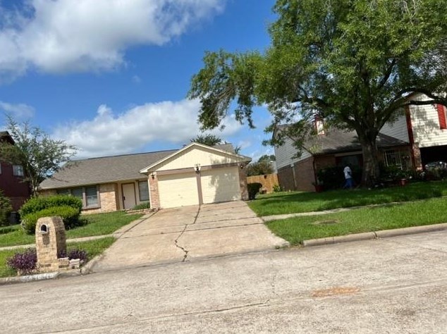 16718 Lost Quail Dr, Missouri City, TX 77489