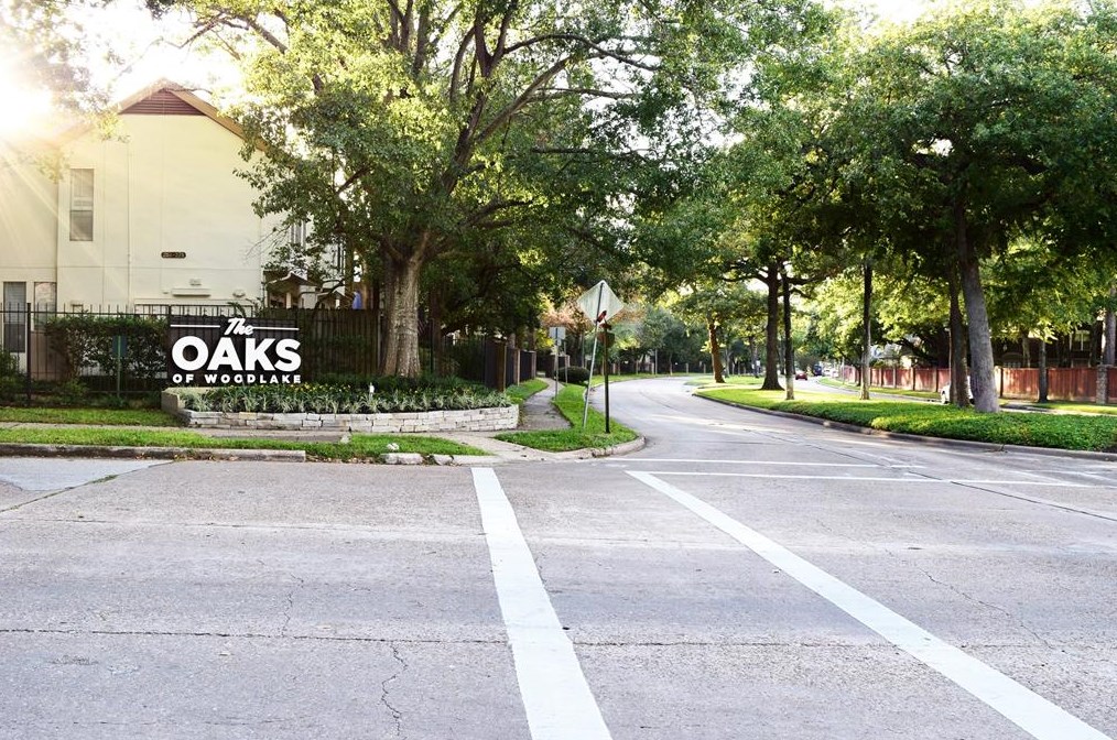 2100 Tanglewilde St, Houston TX  77063-1209 exterior