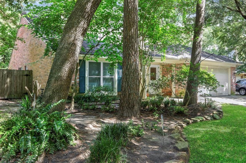 6 Lazy Morning Pl, Spring TX  77381-3253 exterior