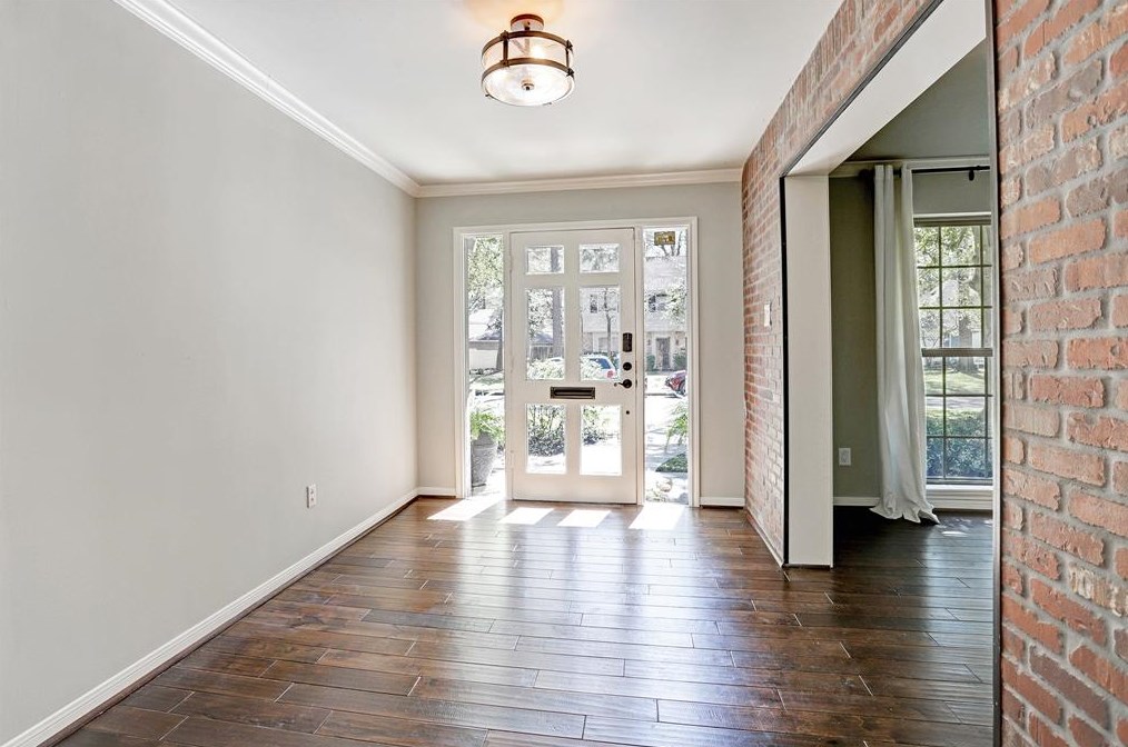 13410 Kingsride Ln, Houston, TX 77079-3431