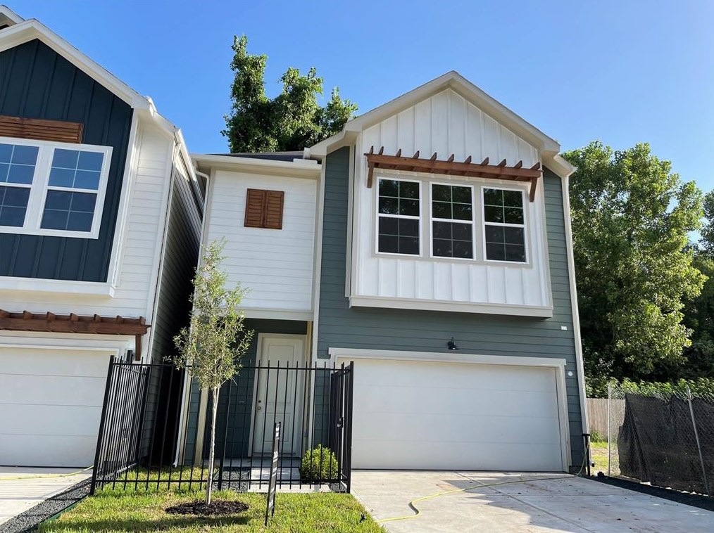 1054 Mansfield St, Houston TX  77091-4119 exterior