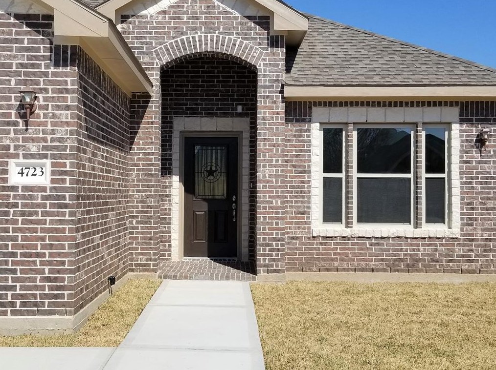 4723 Tavenor Ln, Houston, TX 77048-2582