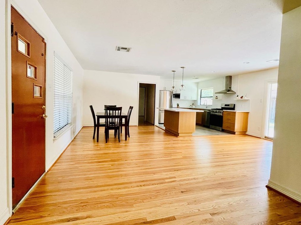 1503 Ansbury Dr, Houston TX  77018-7307 exterior