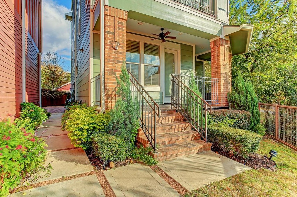 544 Oxford St, Houston, TX 77007-2602