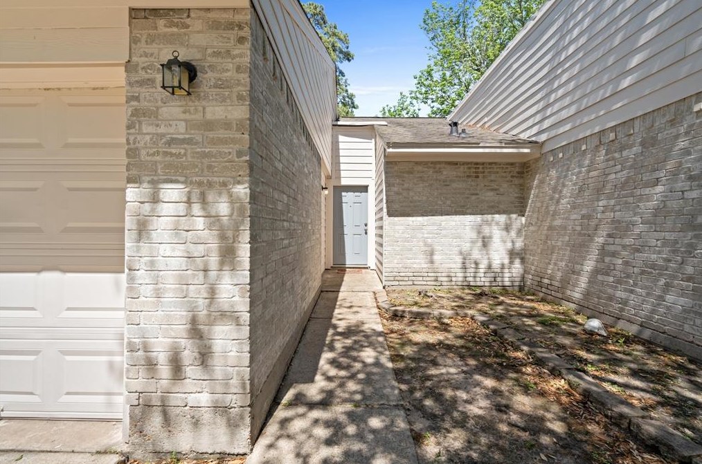 23806 Farm Hill Rd, Spring TX  77373-5821 exterior
