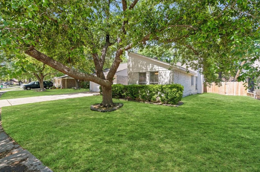 23806 Farm Hill Rd, Spring, TX 77373