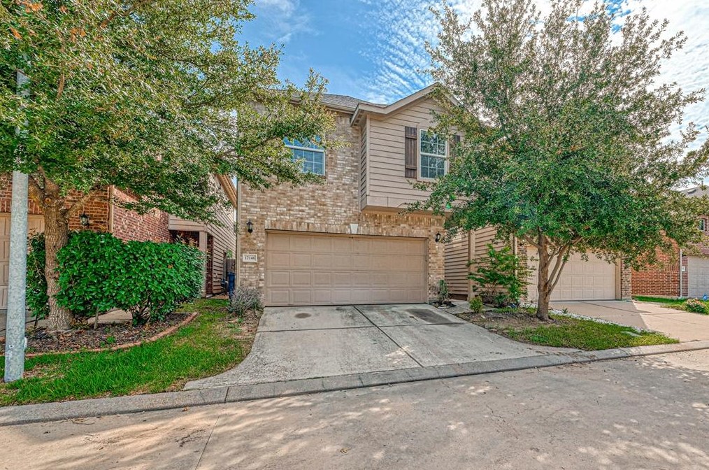 17146 Amarose Dr, Houston, TX 77090