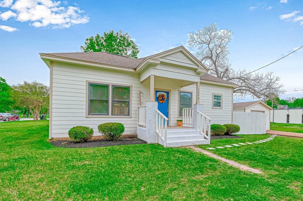 1005 Fort St, Richmond, TX 77469