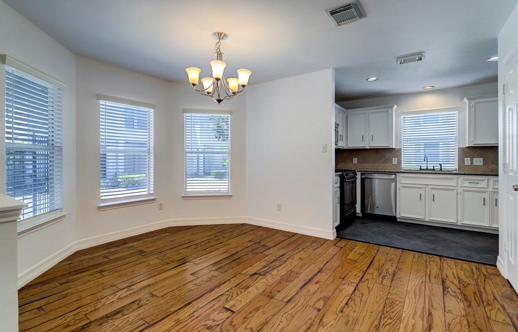 1702 Redwing Cove Dr, Houston, TX 77009