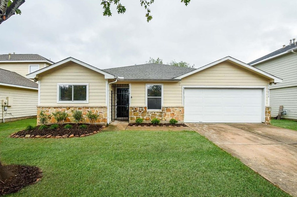 2638 Umiak Dr, Houston, TX 77045-4850