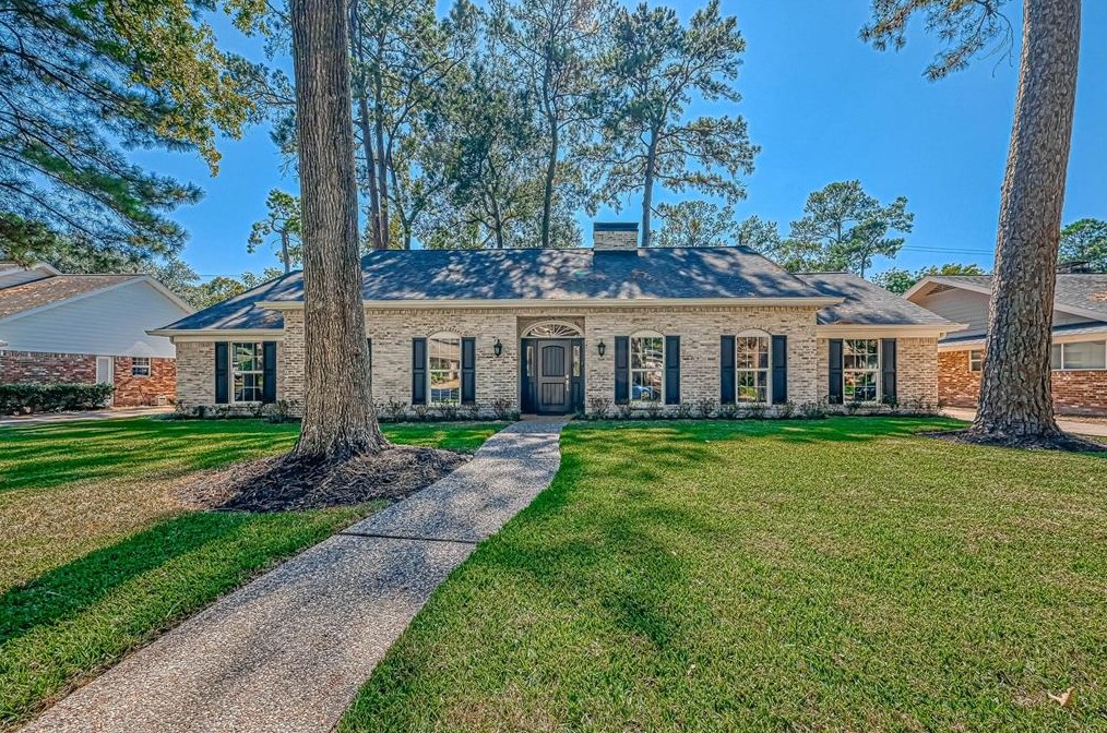 13507 Queensbury Ln, Houston, TX 77079-6017