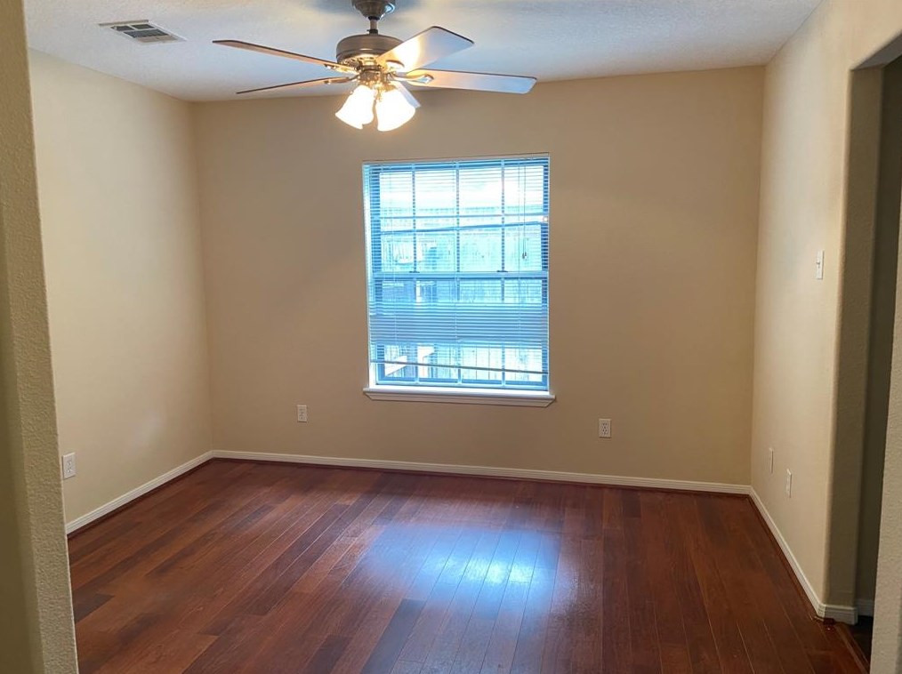 4814 Cloverfield Dr, Pearland, TX 77584