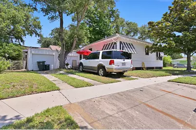 4828 Avenue Q 1/2, Galveston, TX 77551 - Photo 4