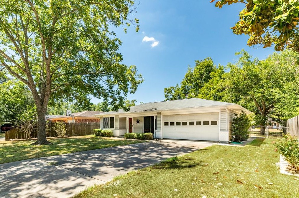 3312 Avenue K, Bay City, TX 77414-7304