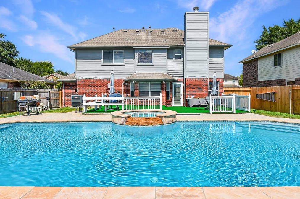 4026 Almond Lake Dr, Houston, TX 77047