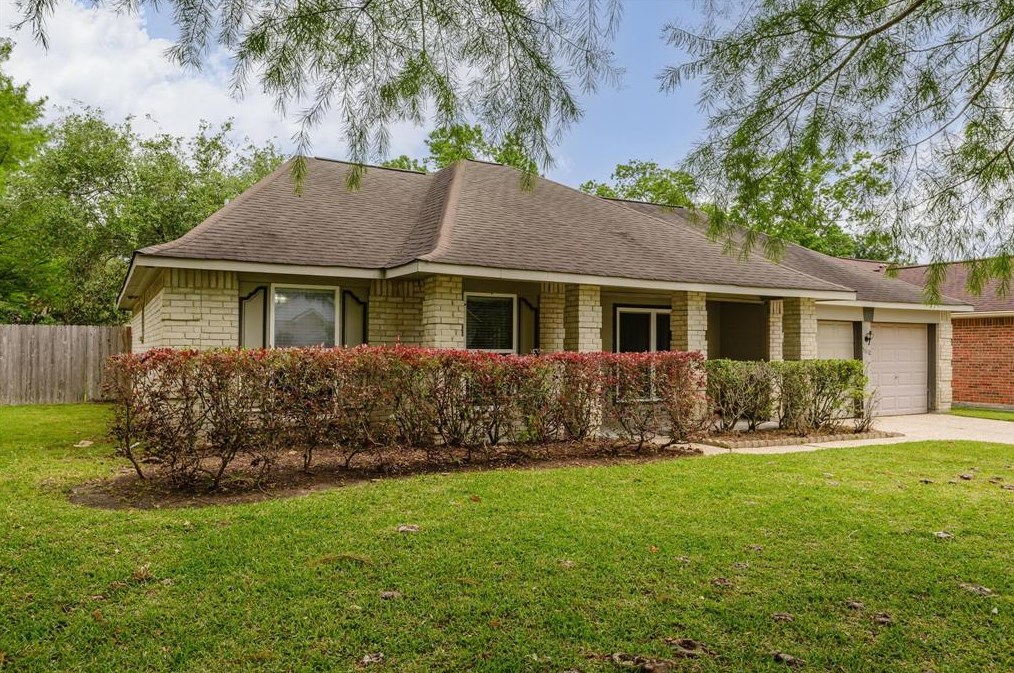 5612 Freshmeadow St, League City, TX 77573
