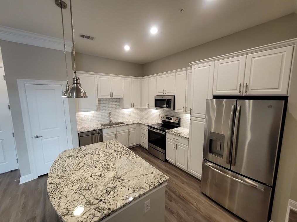 2111 Austin St, Houston, TX 77002-8909