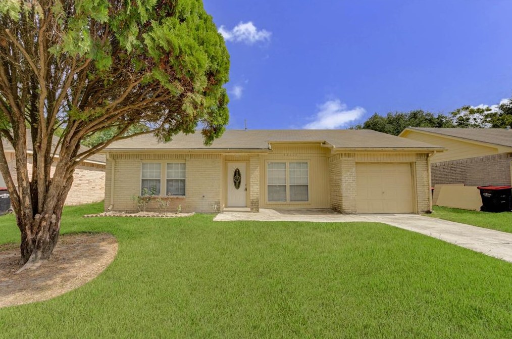 12226 Marsham Cir, Houston, TX 77066-4109