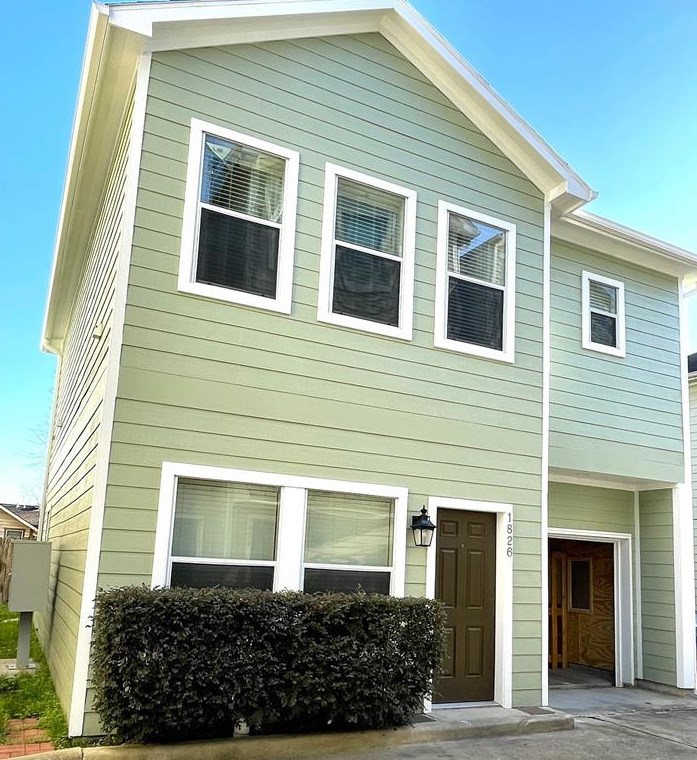 1826 Fletcher St, Houston, TX 77009